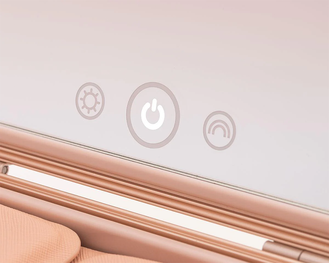 LuxeGlow Beauty Case™
